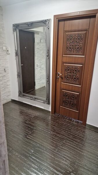 Segarcea nr.7, bl. B13, sector 6.