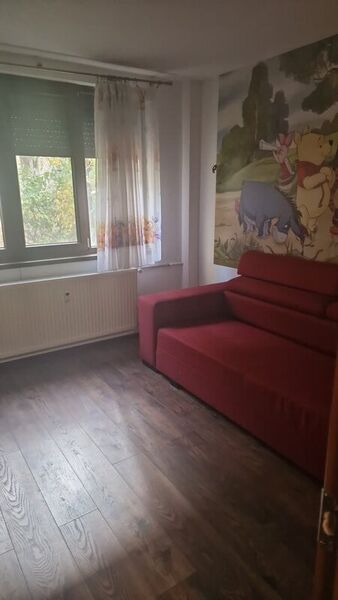 Segarcea nr.7, bl. B13, sector 6.